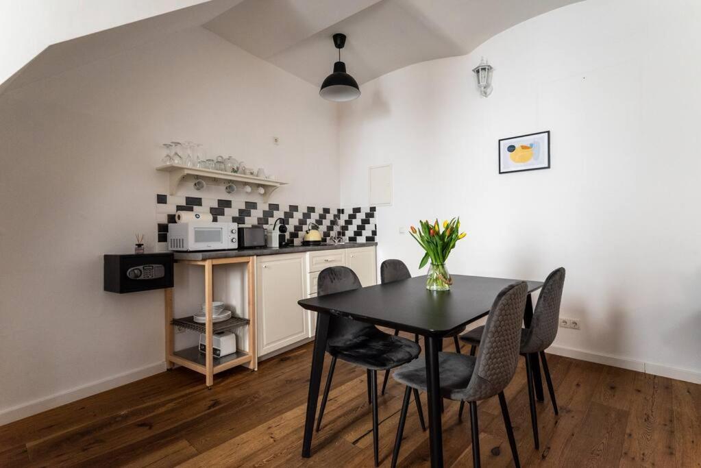 Apartmán Neat 1Br Duplex By Metro And Center By Hm Vídeň Exteriér fotografie