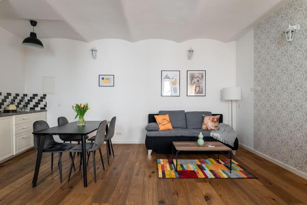 Apartmán Neat 1Br Duplex By Metro And Center By Hm Vídeň Exteriér fotografie