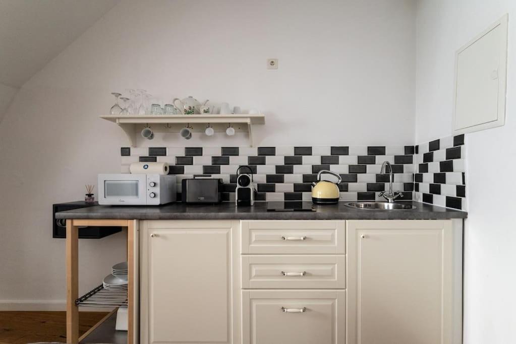 Apartmán Neat 1Br Duplex By Metro And Center By Hm Vídeň Exteriér fotografie