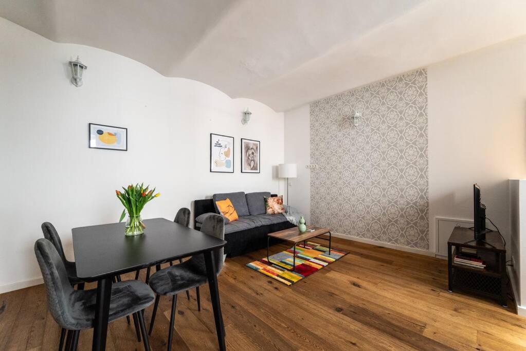 Apartmán Neat 1Br Duplex By Metro And Center By Hm Vídeň Exteriér fotografie