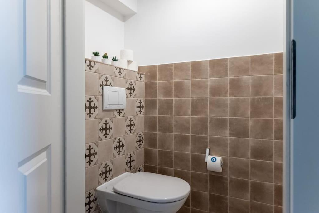 Apartmán Neat 1Br Duplex By Metro And Center By Hm Vídeň Exteriér fotografie